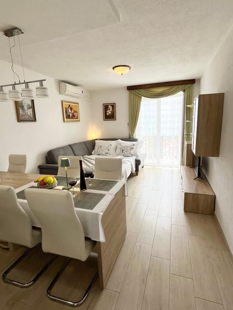 Apartments Irma Condominio in Baška Voda