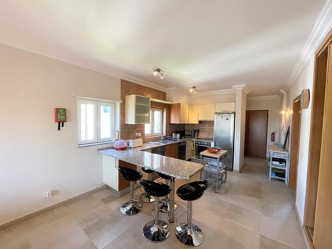 Dining area, kitchen