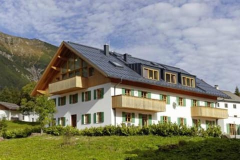 Chalet zur Rose Apartamento in Tyrol