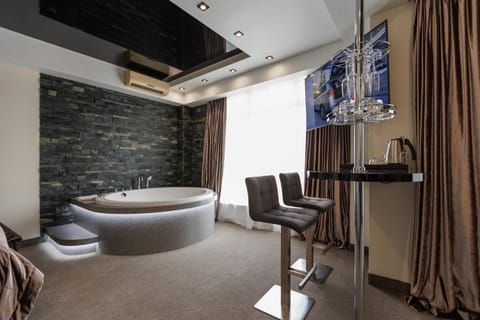 Bathroom, Seating area, Bedroom