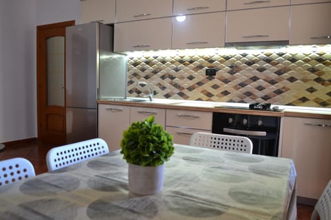 Kela's 2Bedrooms Apartment,Central, Spacious, Seaview Apartment in Vlorë