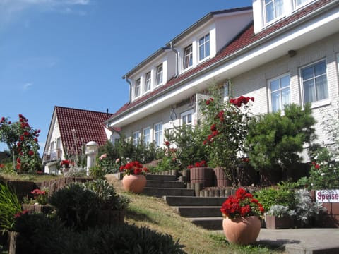 Facade/entrance, Garden