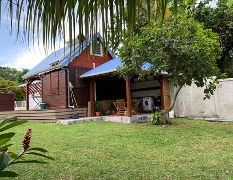 Iguane Rouge Chalet in Petit-Bourg
