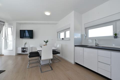 Jozy 2 modern sea view apartment Apartment in Novalja