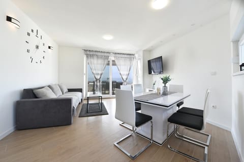 Jozy 2 modern sea view apartment Apartment in Novalja