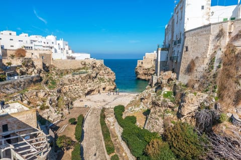 YOUR HOUSE ROOMs 1 Bed and Breakfast in Polignano a Mare
