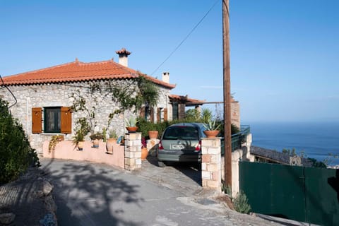 Property building, Sea view, Parking