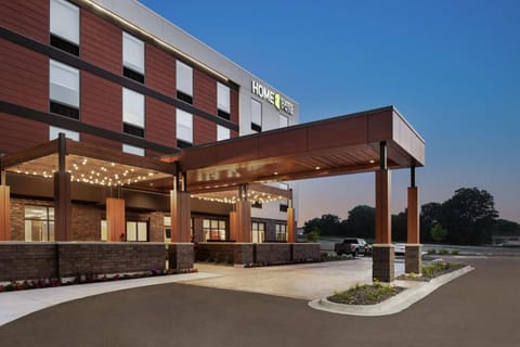 Home2 Suites By Hilton Madison Central Alliant Energy Center Hotel in Madison