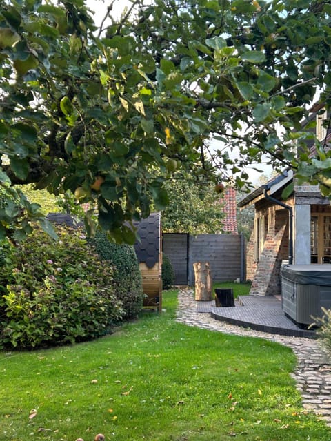 Holiday Home 'T Wildenburgs Klaverhuys Villa in Flanders