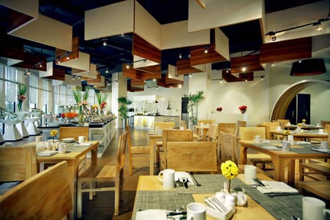 Restaurant/places to eat, Buffet breakfast