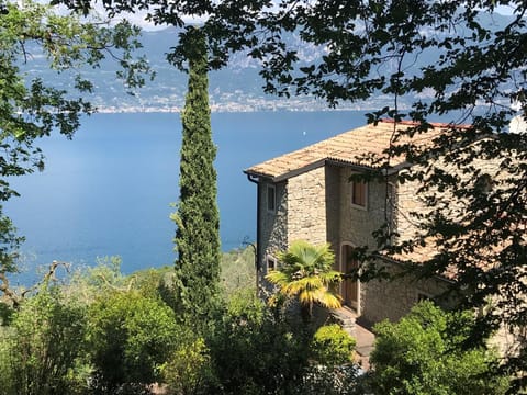 Podere Sabaina 3 Apartments with Pool and sea view Villa in San Zeno di Montagna