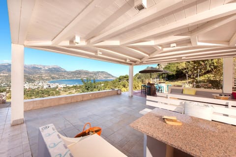 View (from property/room), Balcony/Terrace, Decorative detail