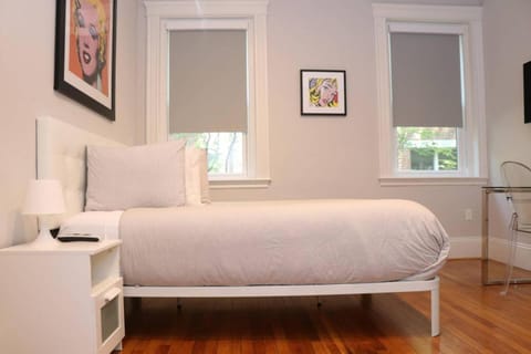 A Stylish Stay w/ a Queen Bed, Heated Floors.. #15 Eigentumswohnung in Brookline