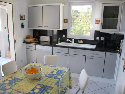 Holiday Home La Cigale by Interhome House in Villeneuve-lès-Avignon