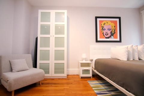 A Stylish Stay w/ a Queen Bed, Heated Floors.. #25 Eigentumswohnung in Brookline