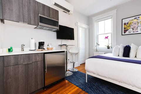A Stylish Stay w/ a Queen Bed, Heated Floors.. #26 Eigentumswohnung in Brookline
