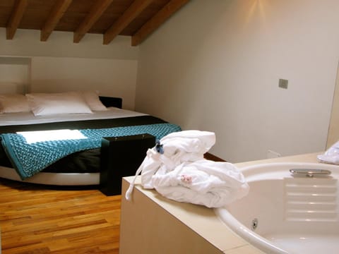 Parizzi Suites & Restaurant Aparthotel in Parma