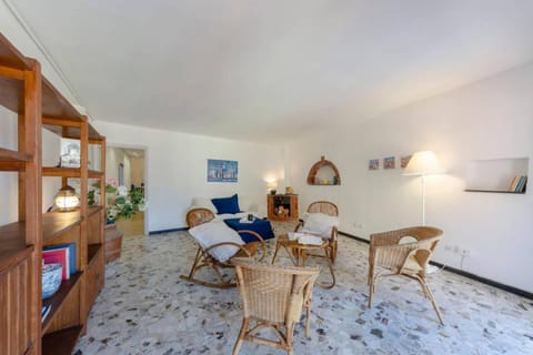 JOIVY Spacious 2 BR Apt with Terrace at the Heart of the Vernazza Apartment in Vernazza