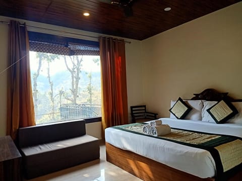 Skywood Resort Shoghi Resort in Himachal Pradesh