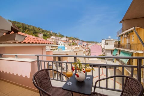 Balcony/Terrace, City view