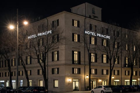 Property building, Night, Location