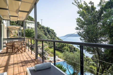 Balcony/Terrace, Mountain view, Pool view, Sea view