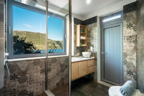 Shower, Toilet, Bathroom, Mountain view, Sea view