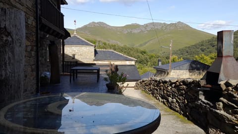 Casa Rural Las Nieves Chalet in Senabria