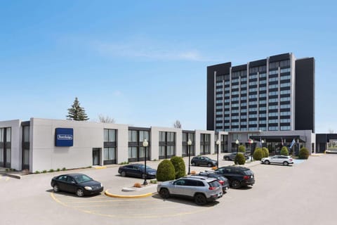 Travelodge by Wyndham Quebec City Hotel & Convention Centre Hotel in Quebec City