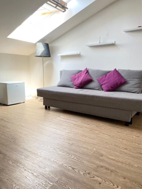 TV and multimedia, Seating area