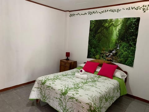 Globi Lodge 1 Condo in Monteverde