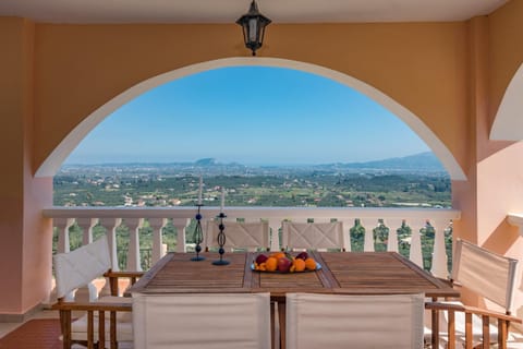 Day, Natural landscape, View (from property/room), Balcony/Terrace, Dining area, Mountain view