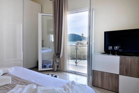 TV and multimedia, Balcony/Terrace, Bedroom, Sea view, Sea view