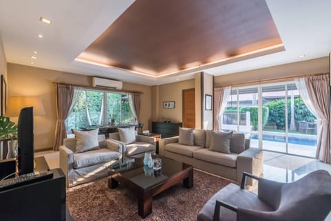 AnB Poolvilla Grand Modern 3BR Jomtien for 10pax Villa in Pattaya City