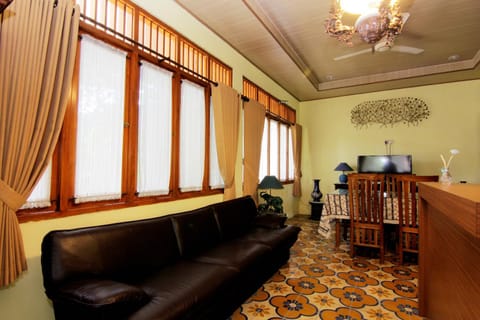 Embe Joglo Homestay Chambre d’hôte in Special Region of Yogyakarta