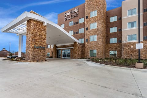 Fairfield Inn & Suites by Marriott Dallas DFW Airport North Coppell Grapevine Hotel in Coppell