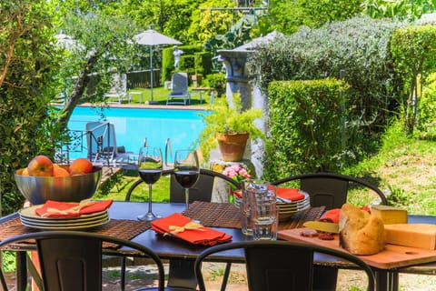 Patio, Spring, Day, Garden, Balcony/Terrace, Food and drinks, Dining area, Food, Garden view, Pool view, Swimming pool, Swimming pool, sunbed