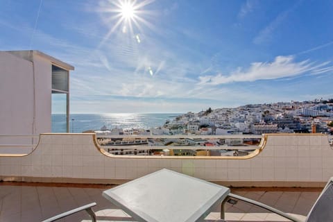 Balcony/Terrace, Beach, City view, Street view