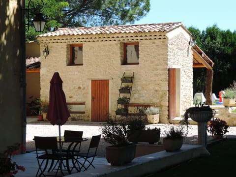 Mas de la Sauline Alojamiento y desayuno in La Roque-d'Anthéron