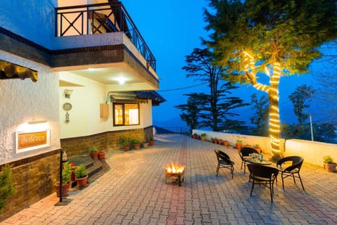 StayVista at Cottage in the Clouds with Heater & Bonfire Chalet in Uttarakhand