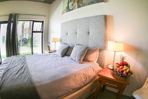 Bed, Living room, Photo of the whole room, Bedroom