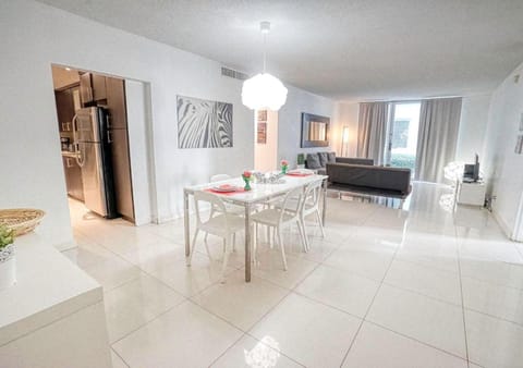 Miami Hollywood Great 2 Bedroom with Garden View 001-22bmar Copropriété in Hollywood Beach