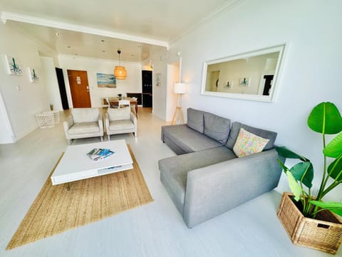 Miami Hollywood Incredible 2 Bedroom 2 Bathroom 005-22bmar Apartment in Hollywood Beach