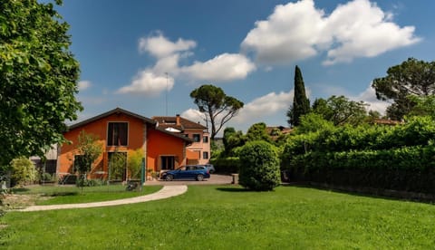 Villa Trevisi - APARTMENT Condo in Treviso