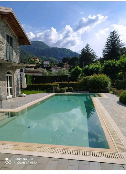 Mountain view, Pool view, Swimming pool