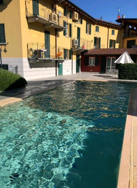 BELLAGIO DREAMS APT, pool, with private garden, near lake Condo in Bellagio