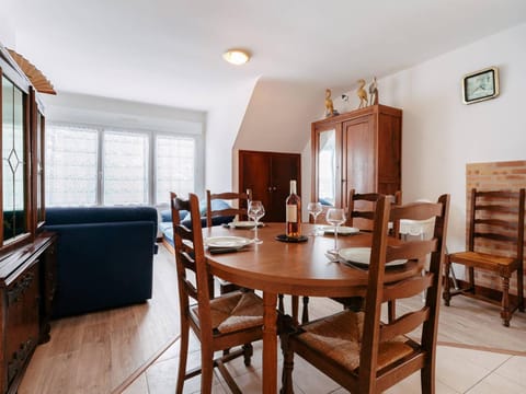 Appartement lumineux à Carnac - 3 pièces, 54m² - Proche plage et commerces, stationnement inclus - FR-1-477-100 Apartment in Carnac