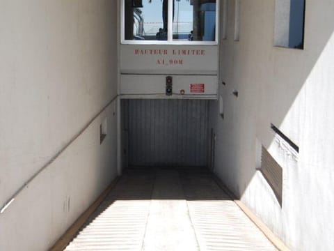 Grand 2P avec Parking et Terrasse, Piscine sur le Toit, Proche des Plages à Menton - FR-1-196-172 Apartment in Menton