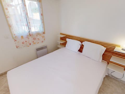 Petit 3P avec terrasse, piscine et garage - FR-1-196-193 Apartment in Menton