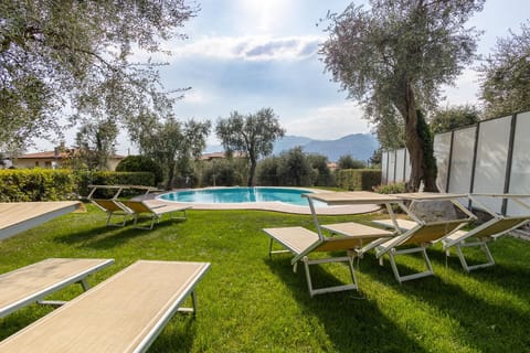 Garden, Swimming pool